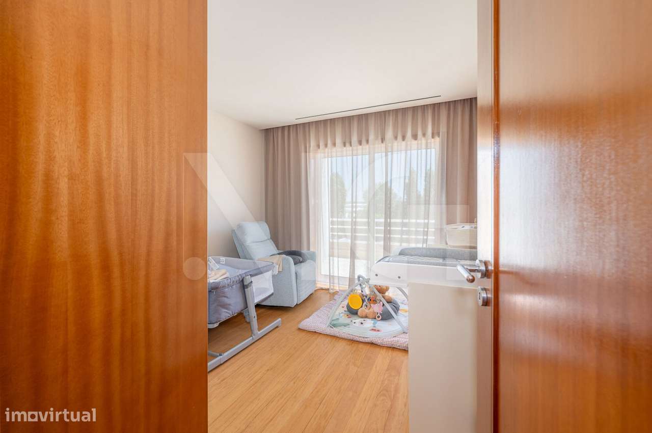 Penthouse T2 Matosinhos em Condomínio fechado com Garagem e Arrumos-28