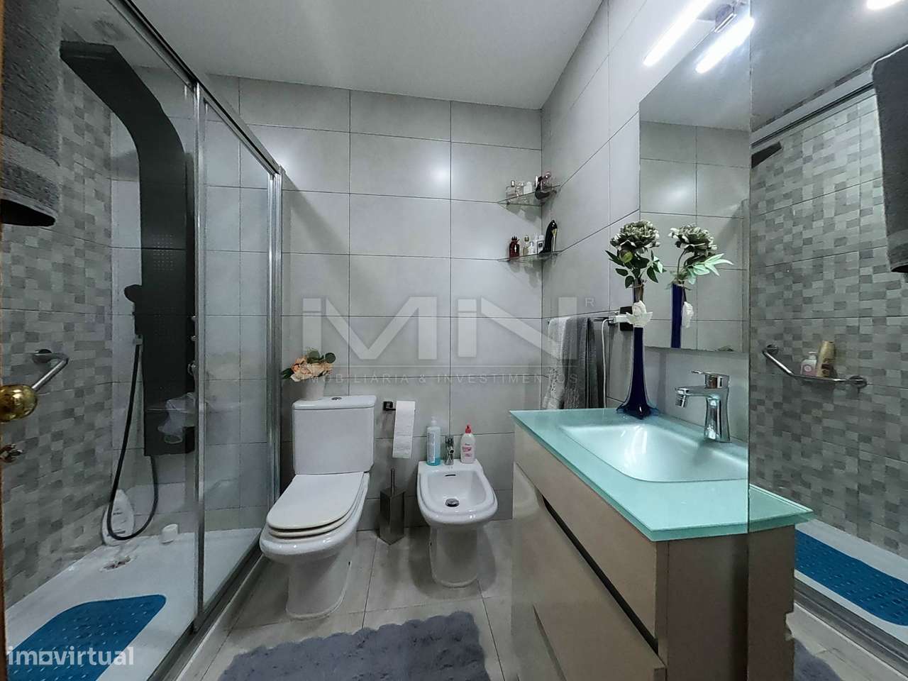 Apartamento T3 c/ Suite e garagem para dois carros-17