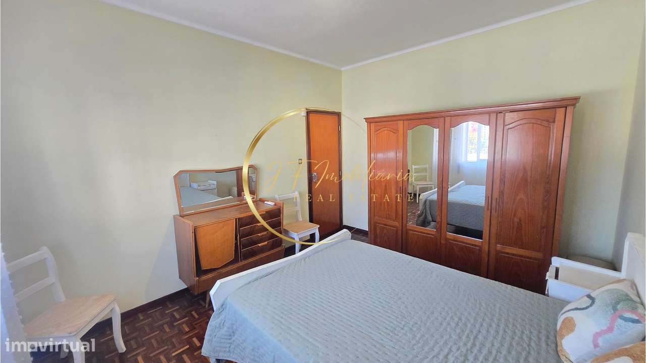 Moradia Geminada T4 com armazem-24
