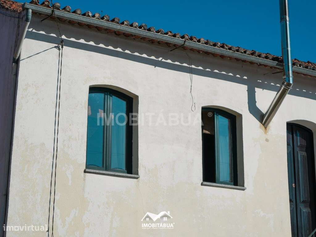 Casa Tradicional Portuguesa com Quintal, Vista e Muitos Detalhes Au...-41
