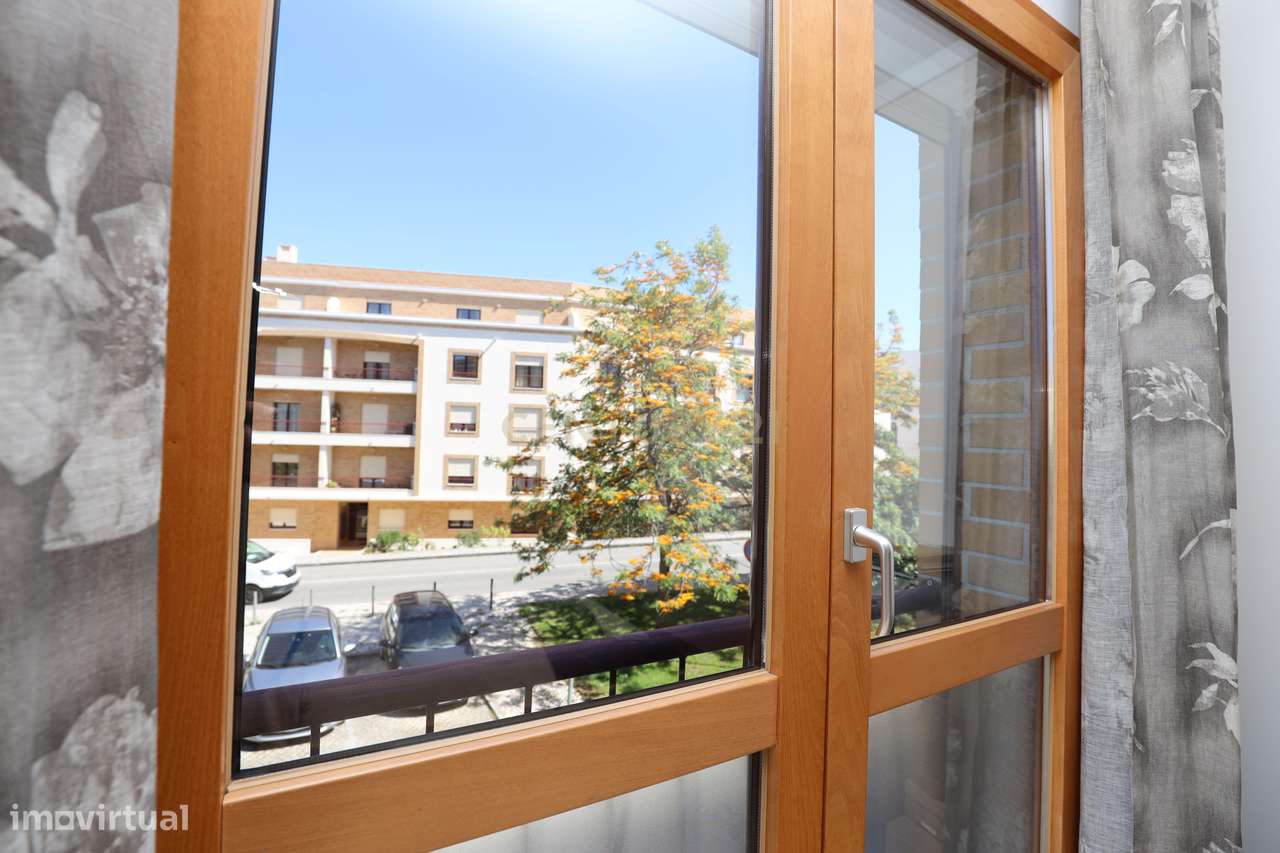 Apartamento T3  || Box 3 viaturas-8