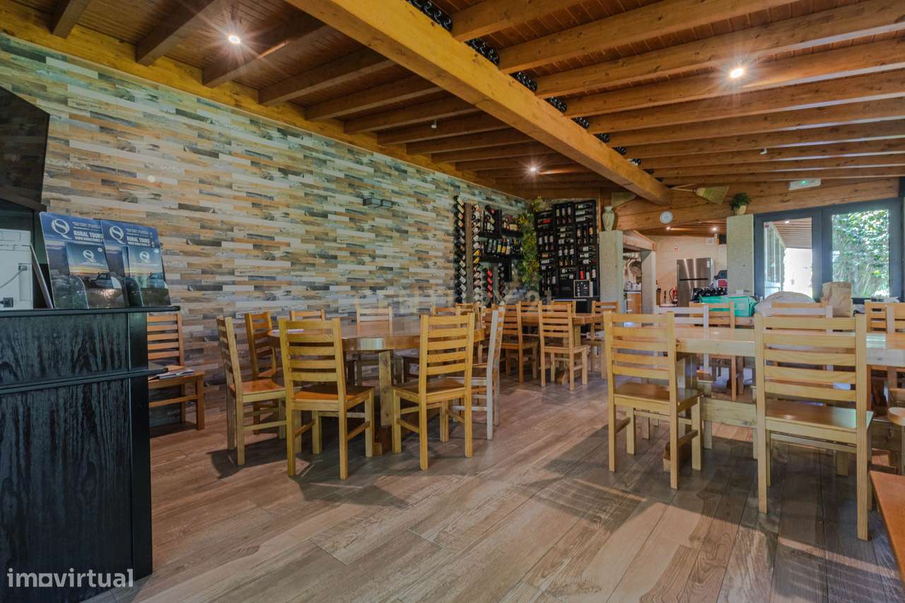Quinta de Luxo de Vinho e Natureza com Potencial de Expansão perto do-27