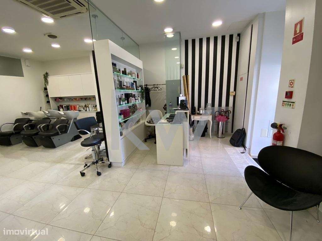 Loja com 138,5 m2 e Logradouro Exclusivo junto ao Marquês de Pombal - Grande imagem: 2/20