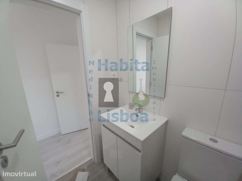 Duplex T3 Com Terraço junto à Praia Costa da Caparica-44