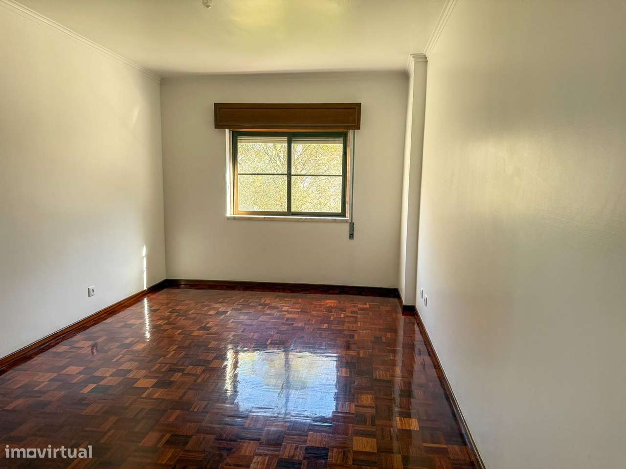 T3 Centro de Queijas, Oeiras. Parqueamento, Arrecadação, Varandas.-10