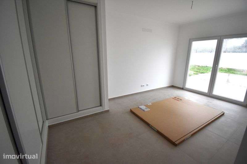 Moradia isolada com pisicna - Grande imagem: 5/12