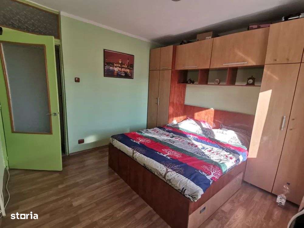 Apartament cu 3 camere in Piata Centrala - Imagine principală: 4/8