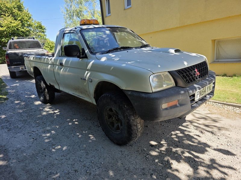 Mitsubishi L200 2004