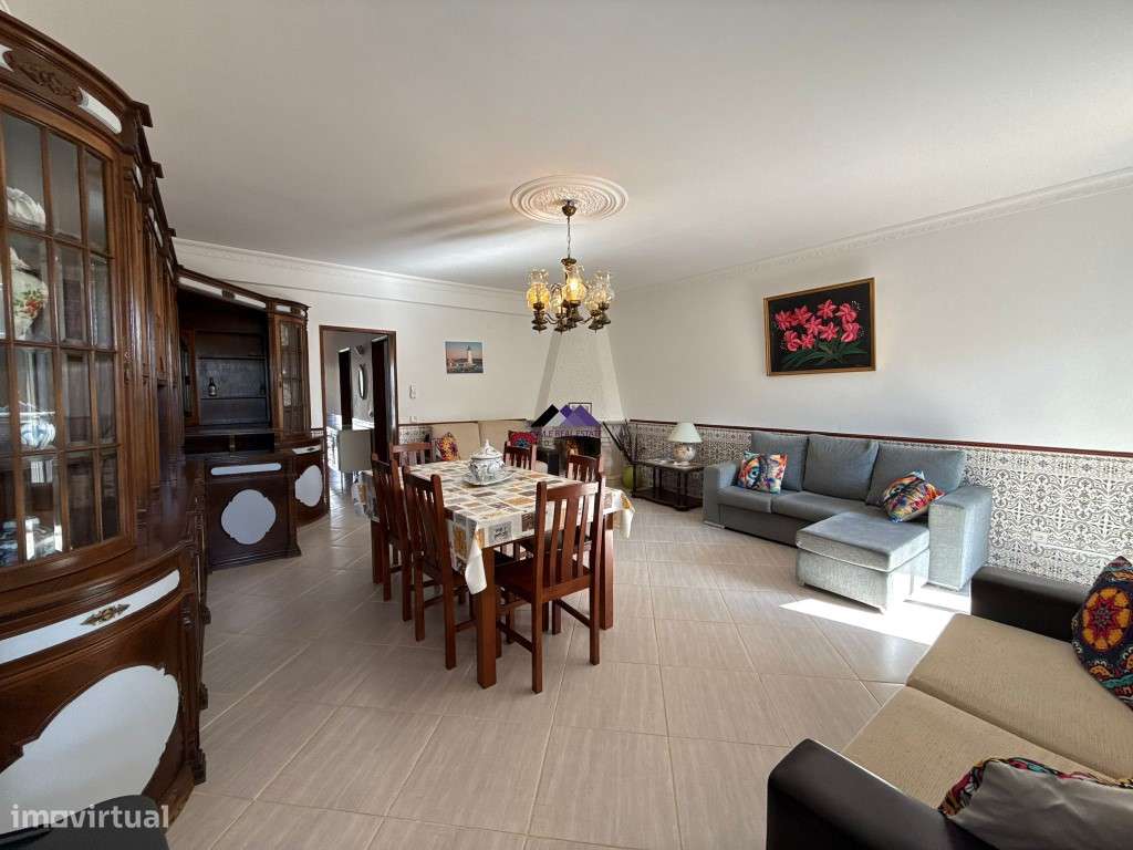 Moradia V3 com Estacionamento e Quintal-7