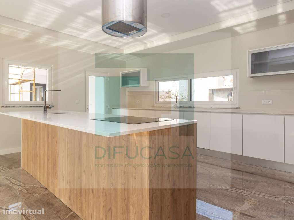 R128 Moradia T6 Azeitão-7