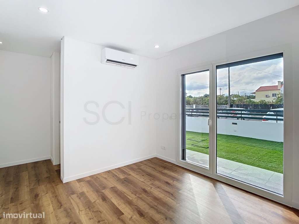 Moradia Térrea independente T3+1 com piscina em Fernão Ferro-12