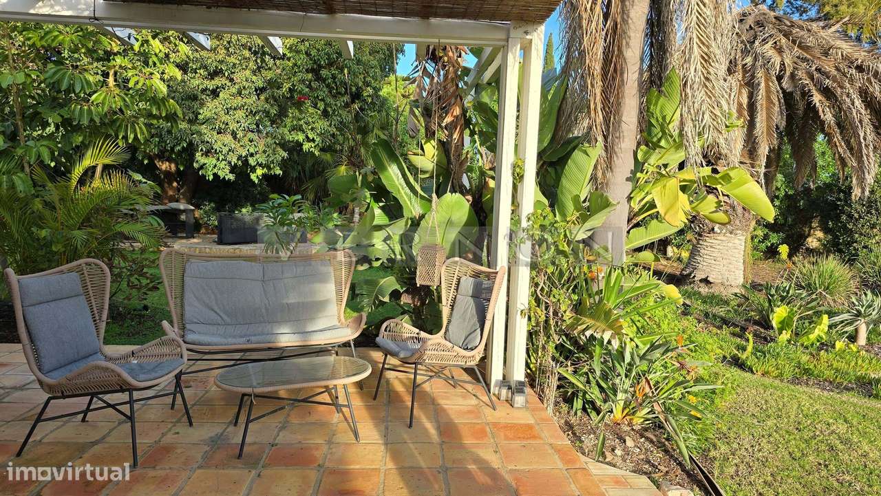 Algarve, Caramujeira,  para venda moradia V3 espaçosa renovada com vis-59