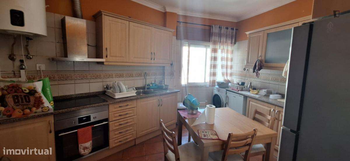 Quarto - localizado em Caparica Lisbon - Grande imagem: 5/8