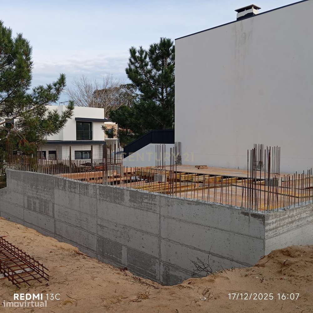 Moradia nova geminada em construção na Maçã em Sesimbra. - Grande imagem: 4/34