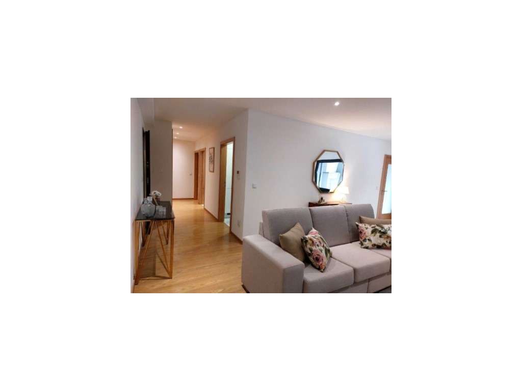 Apartamento T2 ,Novo, em Moreira da Maia, com churrasqueira na vara...-9