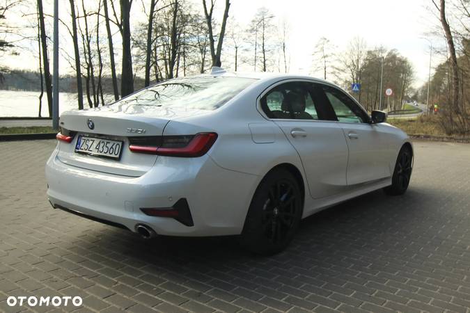 BMW Seria 3 330i xDrive - 8