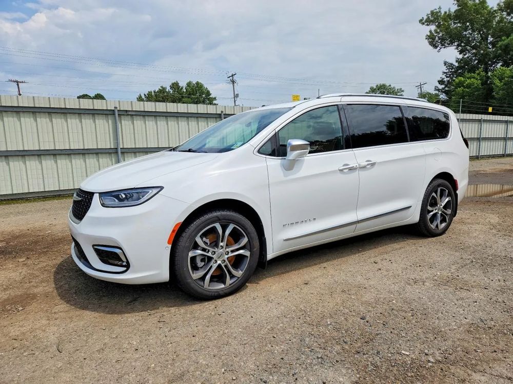 Chrysler Pacifica 2023