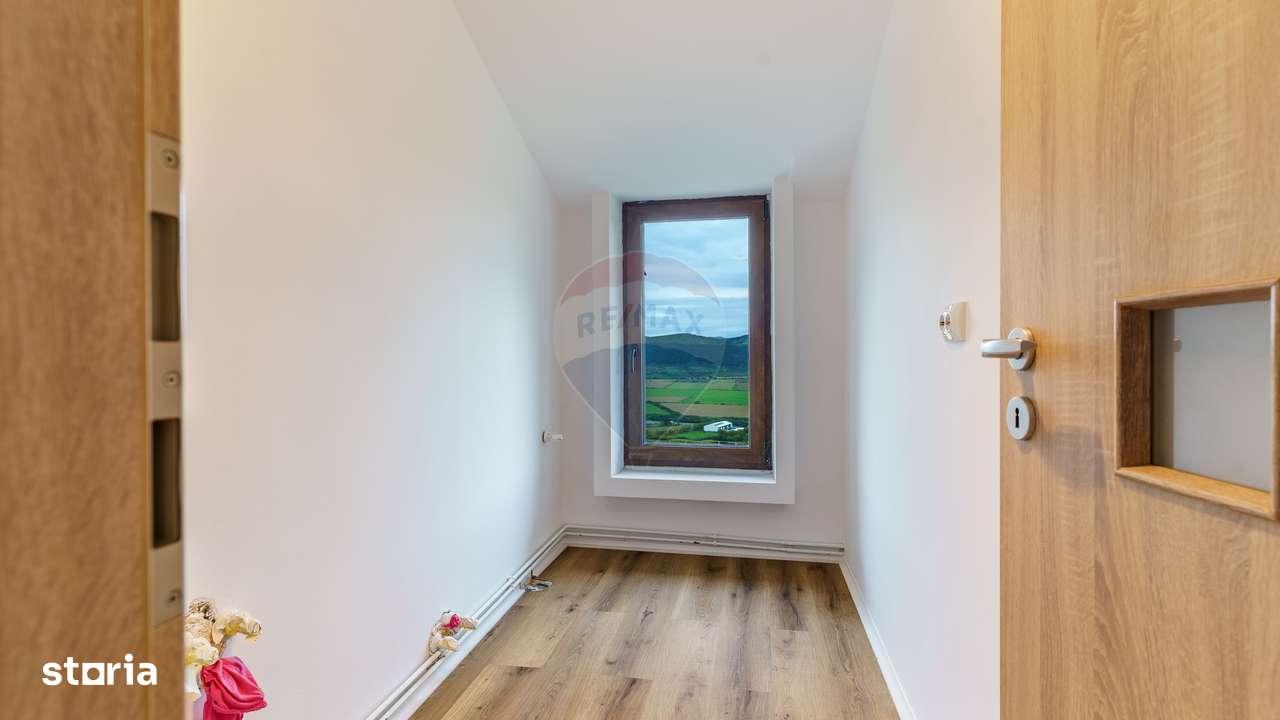 Teren 9.4 ha extravilan + casa 230 mp, COMISION 0%-10