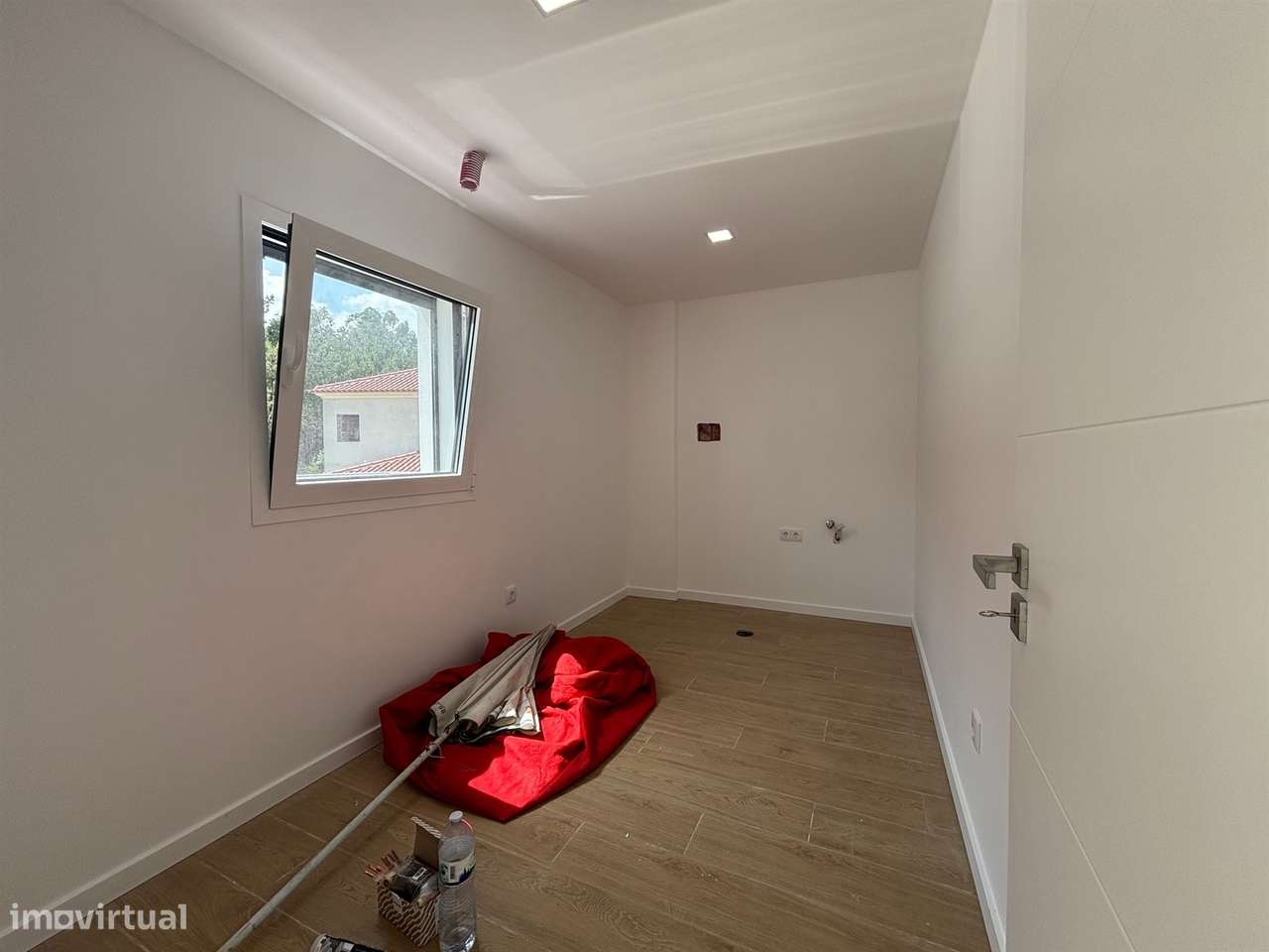 Moradia T4+1/ Terreno / Terraço / Nova / Caxarias-22