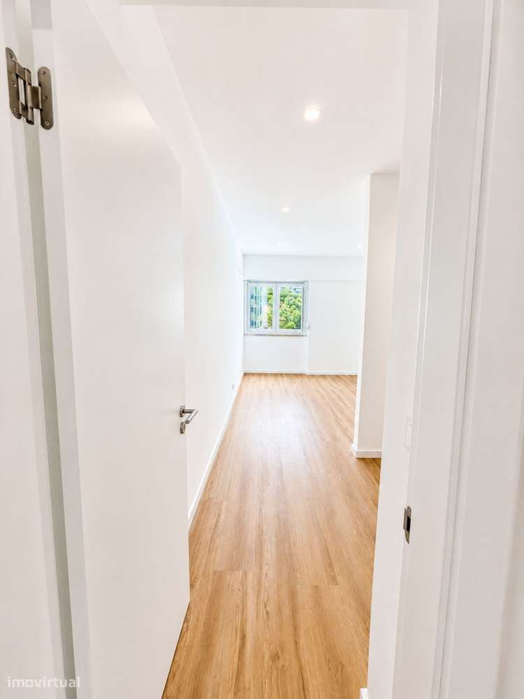Apartamento T3 totalmente remodelado em Carnaxide-6