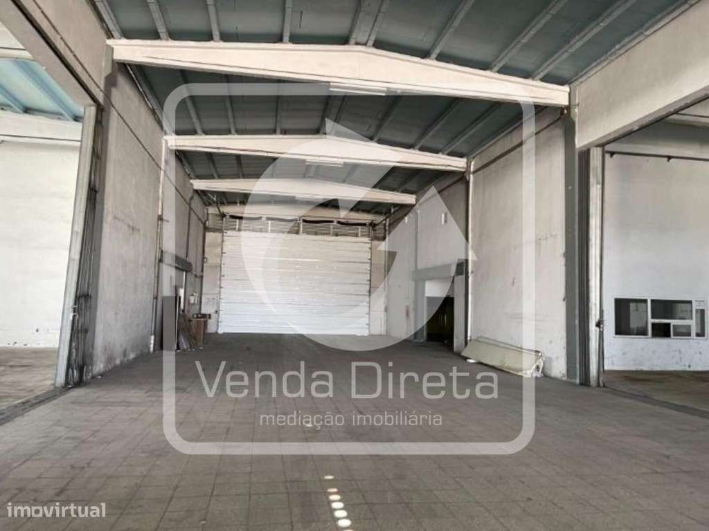 Armazém de 2 pisos com 2000 m², na Zona Industrial de Constantim em... - Grande imagem: 4/24
