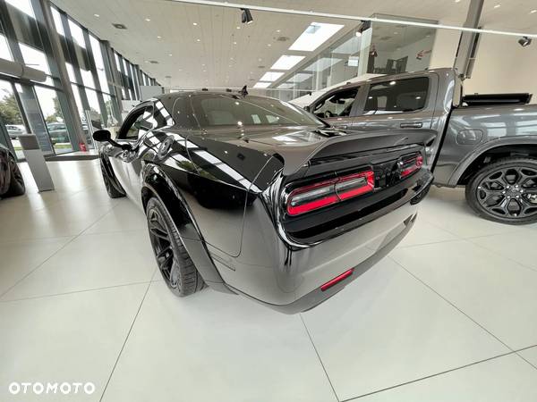 Dodge Challenger 6.2 Hellcat Widebody - 4