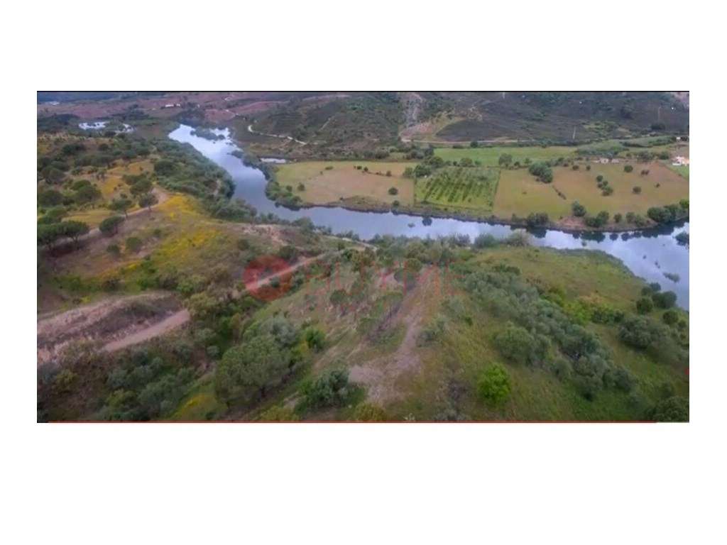 Terreno de 80ha com potencial construtivo - São Bartolomeu de Messines - Grande imagem: 4/5