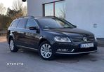 Volkswagen Passat - 1