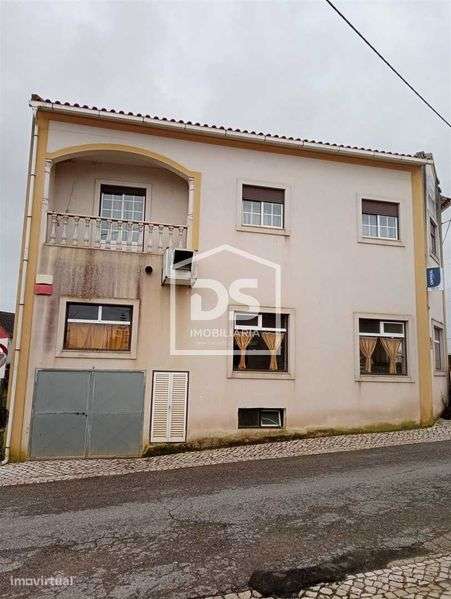 Moradia T3 com espaço comercial para café e restaurante - Grande imagem: 2/12