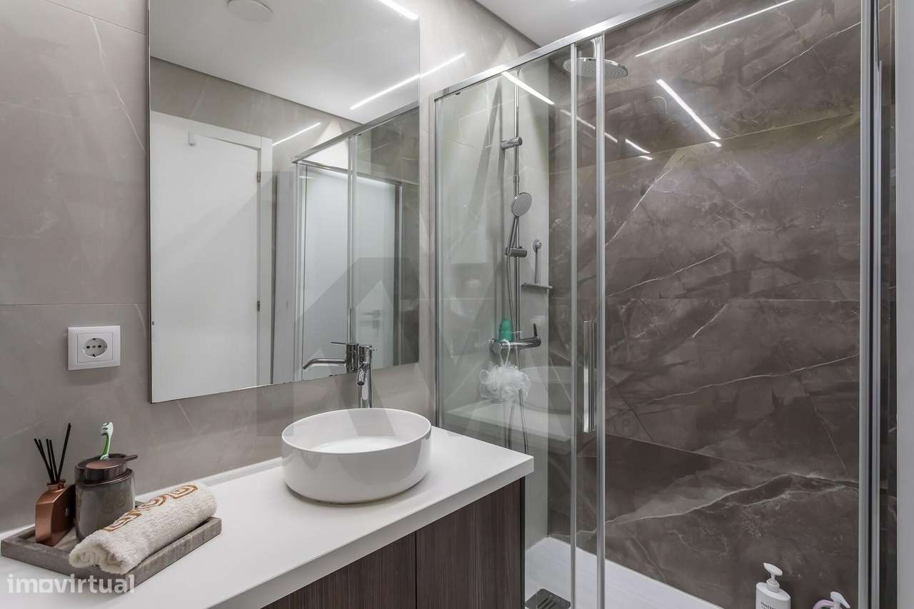 Excelente T2 de 2024 no Riverside Residence-15