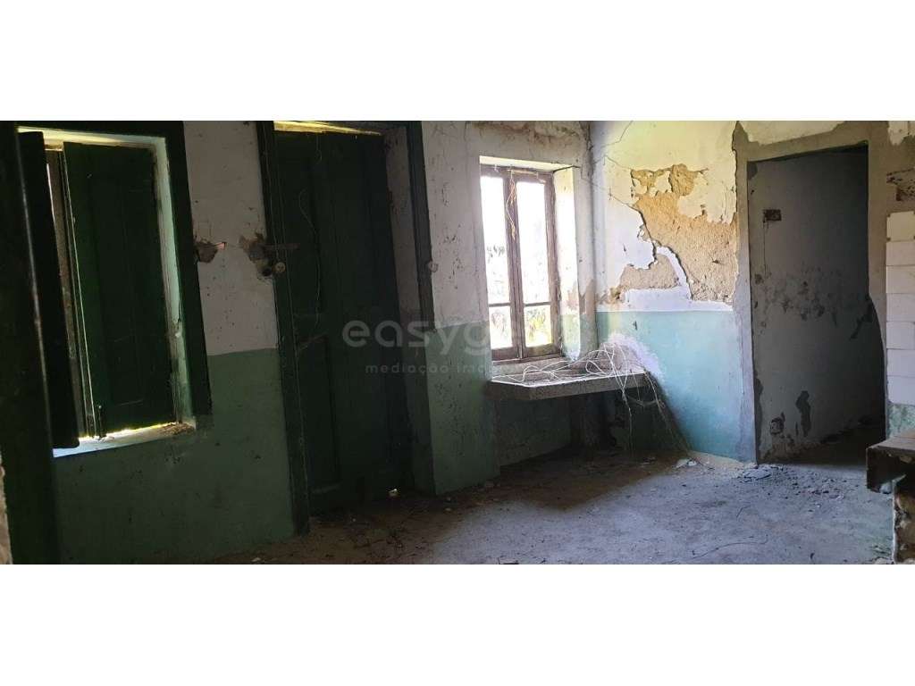 Moradia para reabilitação total situada em Mataduços, Esgueira - Grande imagem: 2/30