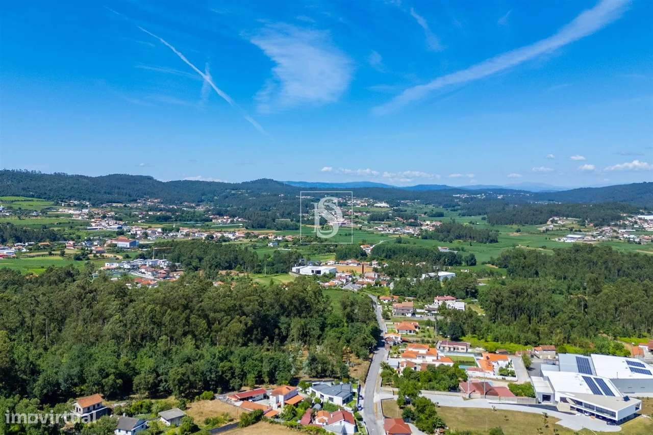 Terreno misto com potencial de construção em Barcelos-19