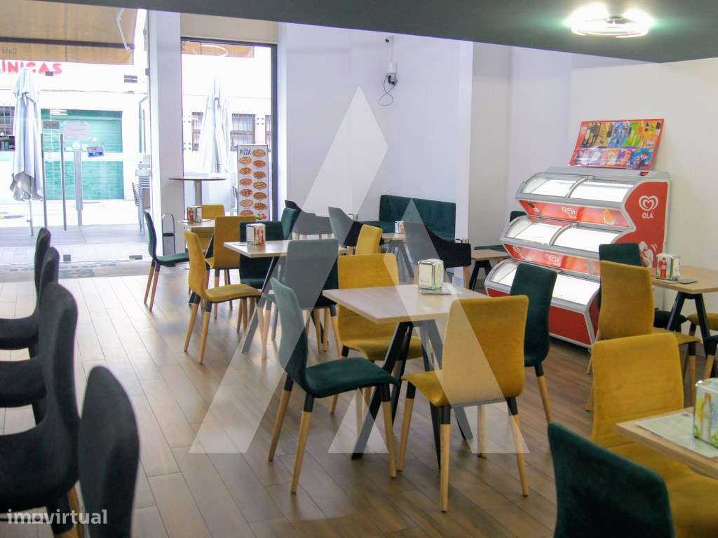 Café para Trespasse no Centro de Albergaria-a-Velha, com jogos da S...-5