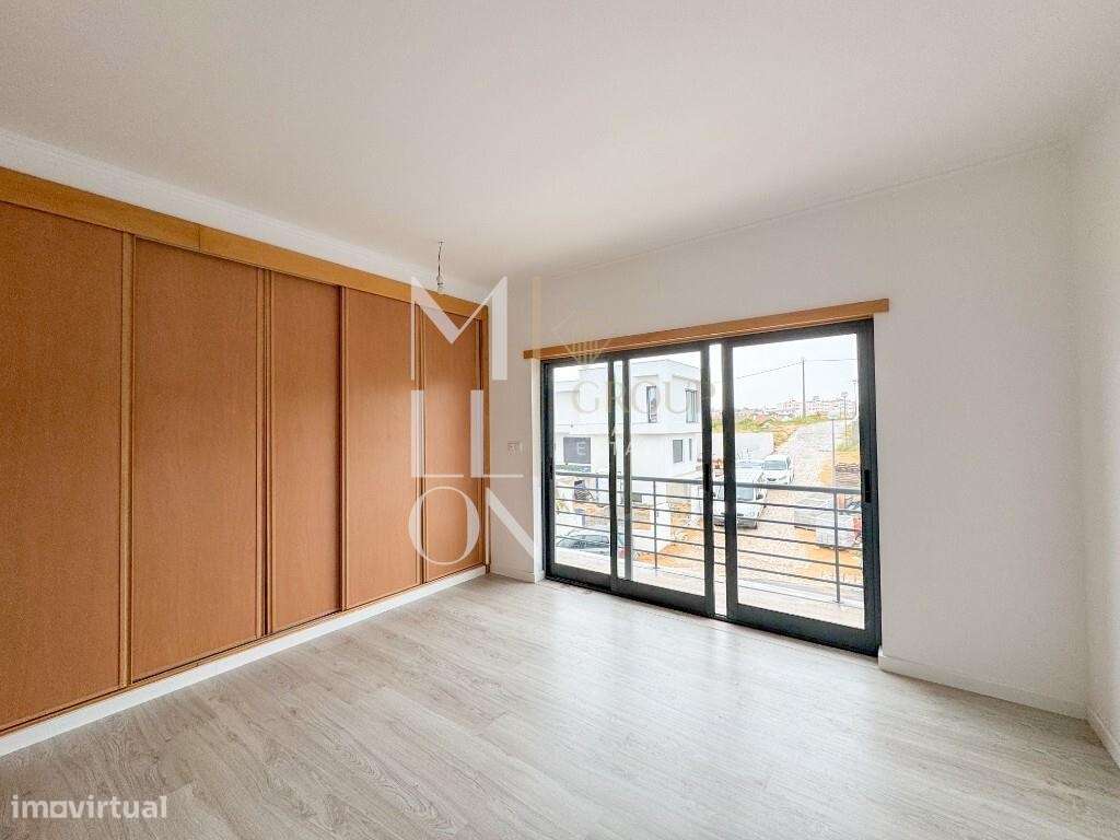 MORADIA T5 RENOVADA | GARAGEM 100 m2 | PRONTA A HABITAR – FEIJÓ-36