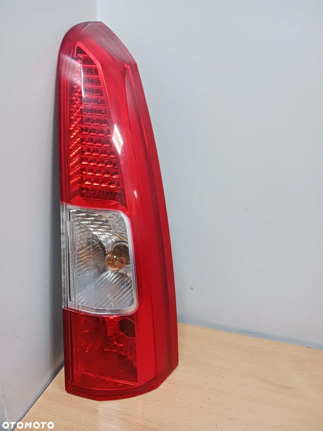 Lampa prawy tył prawa tylna Volvo V70 II XC70 lift 2004 - 2007 r europa - 1