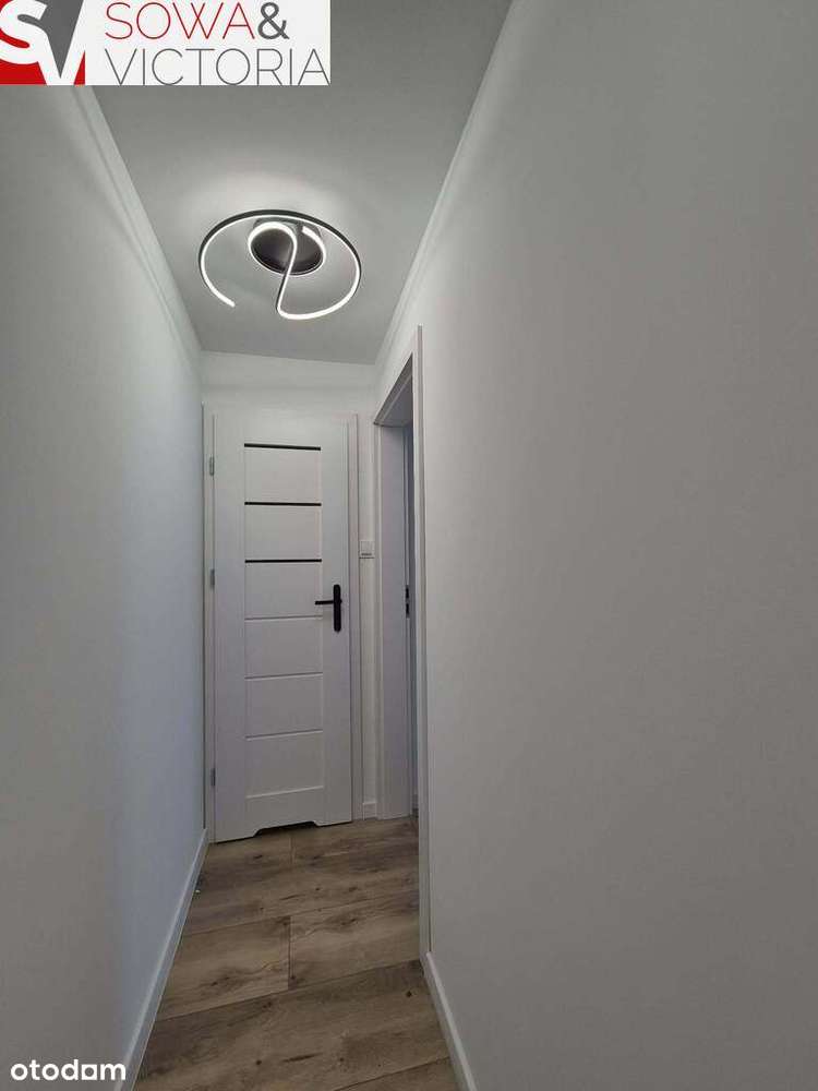 Trzypokojowe mieszkanie z dużym balkonem.-8