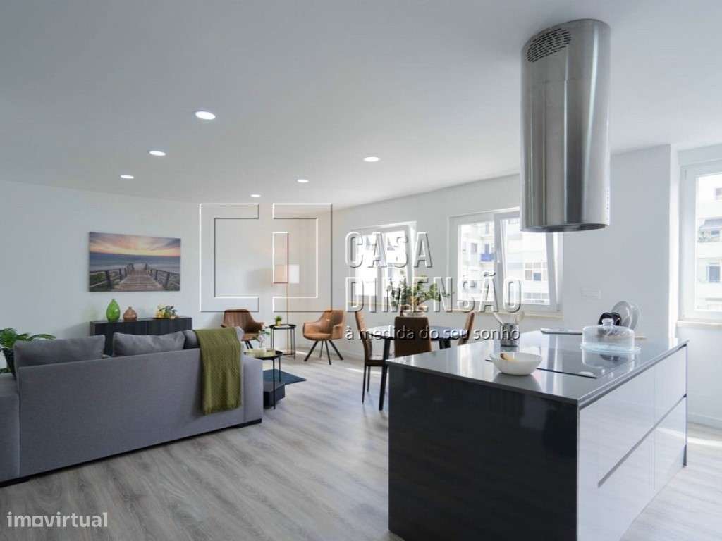 Apartamento de tipologia T3 com varanda, mobilado e equipado em Ben...-30