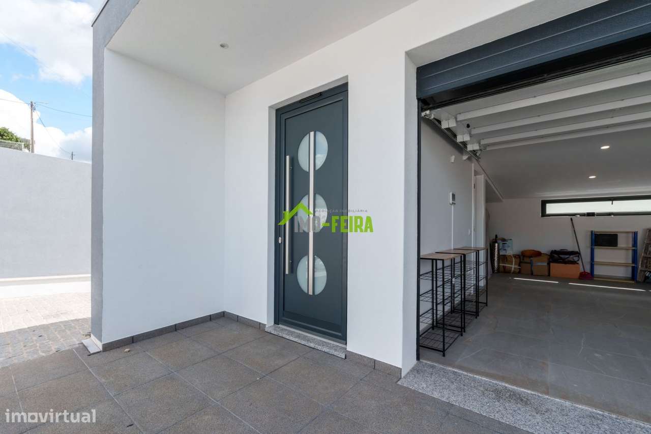 MORADIA LUXO COM PISCINA-35