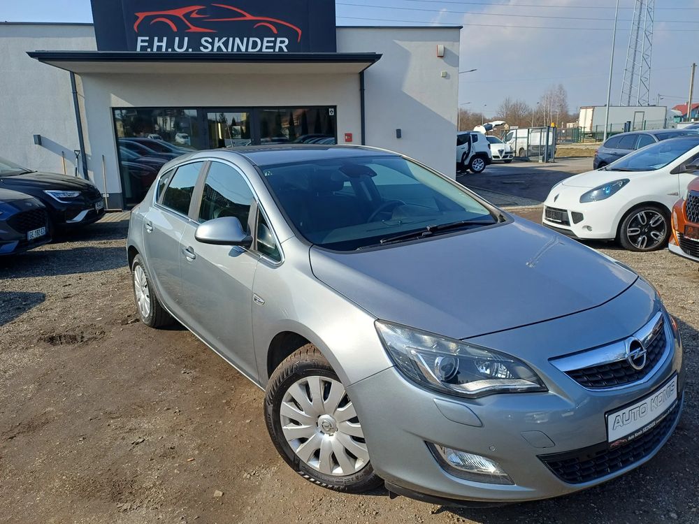 Opel Astra J 1.4 Turbo Cosmo 2010