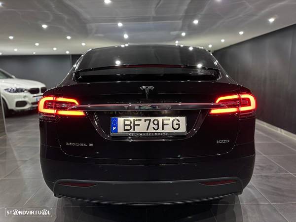 Tesla Model X 100D - 7