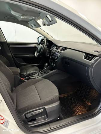 Skoda Octavia Combi Diesel 1.6 TDI DSG Style - 23