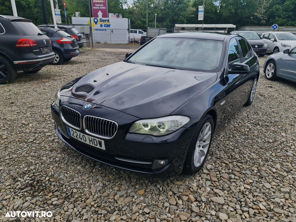 BMW Seria 5 520d Sport-Aut. - 2