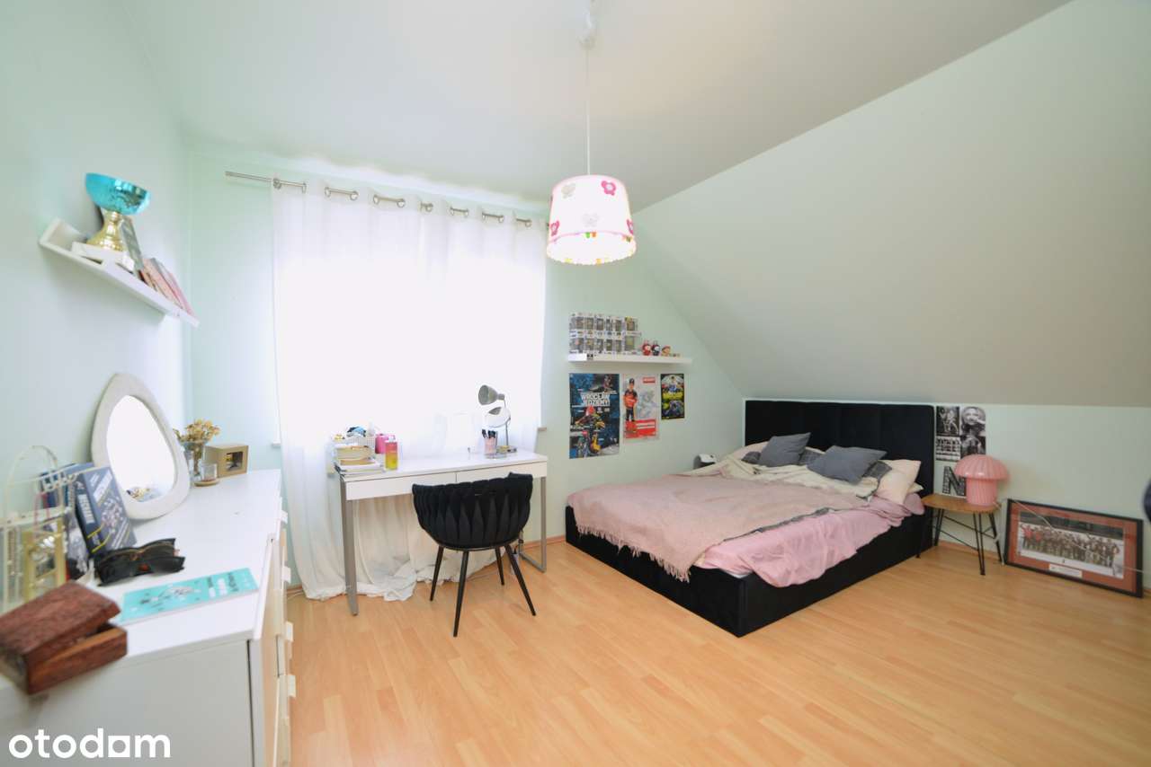 Wyjątkowy rodzinny dom z ogrodem i tarasem, 5 min do Leśnicy-12