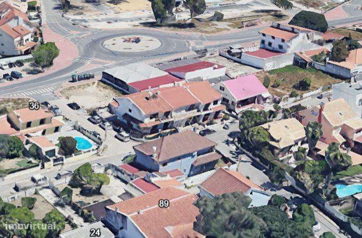 Excelente Oportunidade de Investimento | Moradia Isolada T3 com Usufru - Grande imagem: 2/5