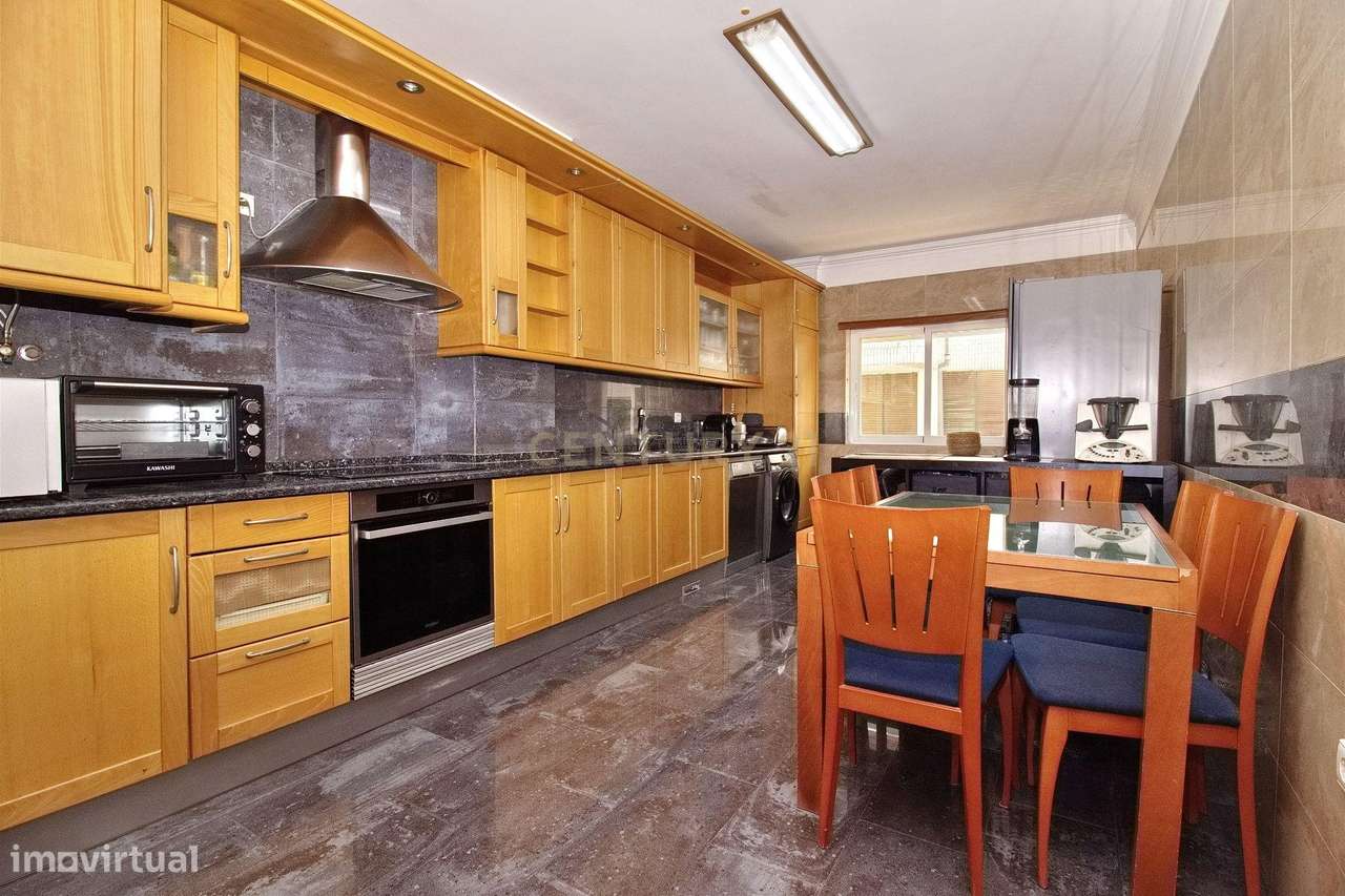 T2 com Garagem e Excelentes Acabamentos no Coração de Setúbal - Grande imagem: 2/25