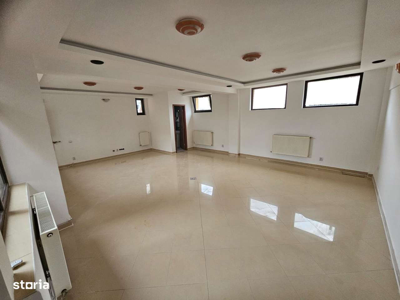 Spatiu comercial, intrare cartier Obcini - Imagine principală: 4/5