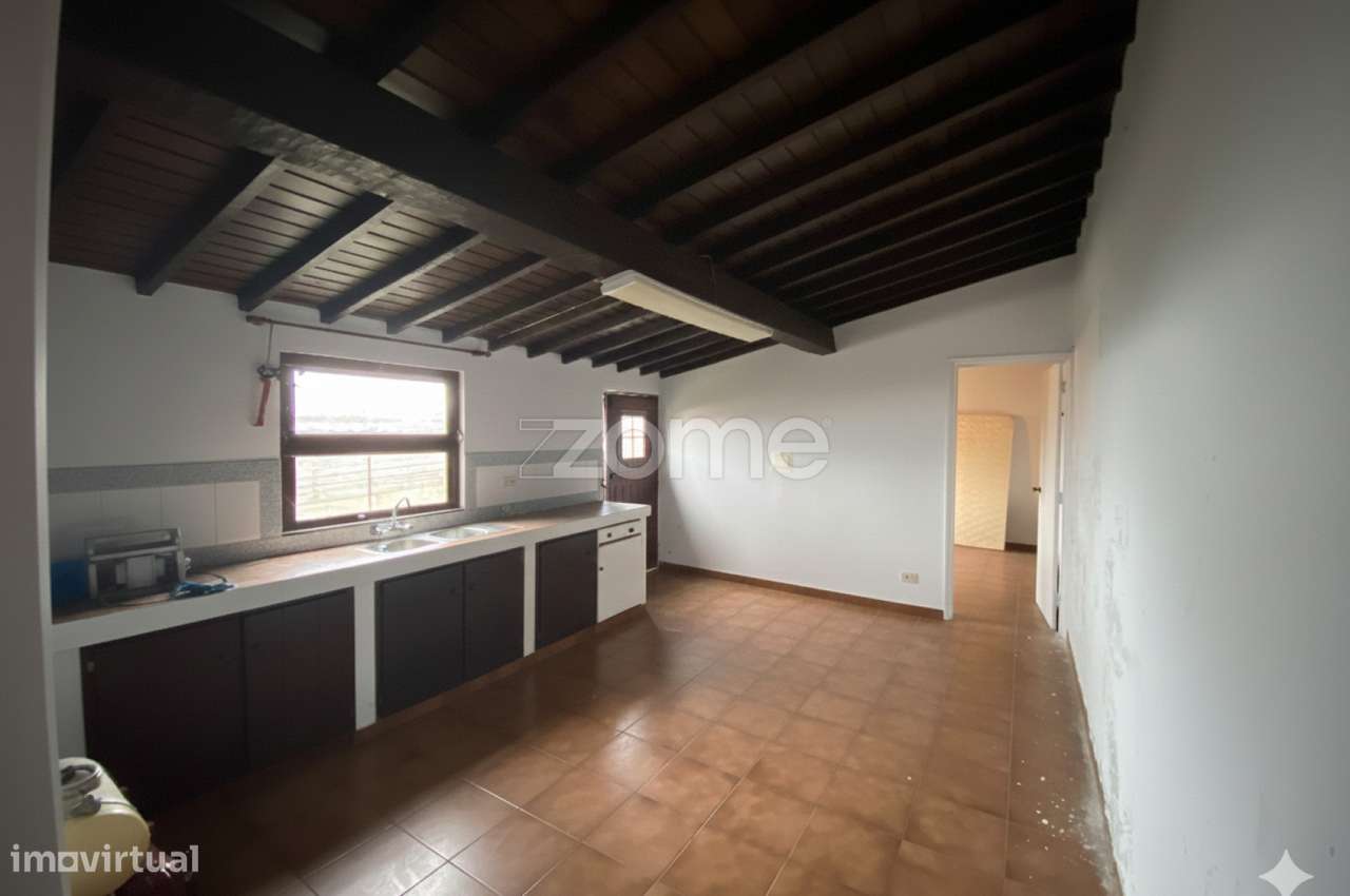 Moradia T2+1 com Quintal, Anexo e Acesso por Duas Ruas – Ponta Garç...-17