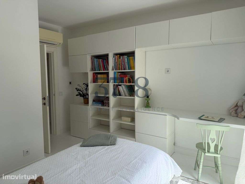 Uma vivenda de 4 quartos com piscina, num terreno de 2 hectares a 10 m-29