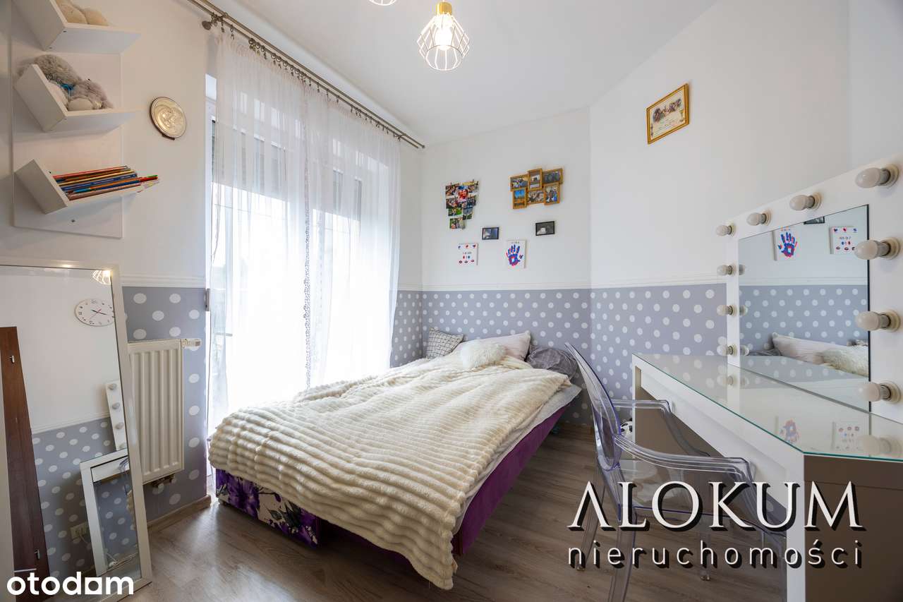 Komfortowy i jasny dom w pobliżu ścisłego centrum Gdowa.-14