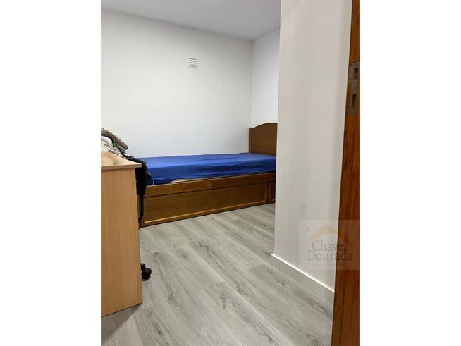 Excelente apartamento T2+2 com garagem, na Urbanização do Gorgulão-13